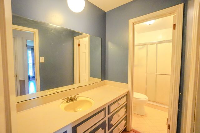 1094B Center Point Rd, Hendersonville, TN 37075