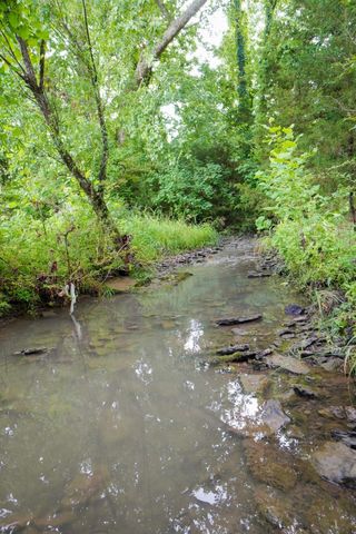 1094B Center Point Rd, Hendersonville, TN 37075