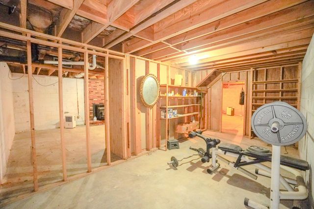 1094B Center Point Rd, Hendersonville, TN 37075