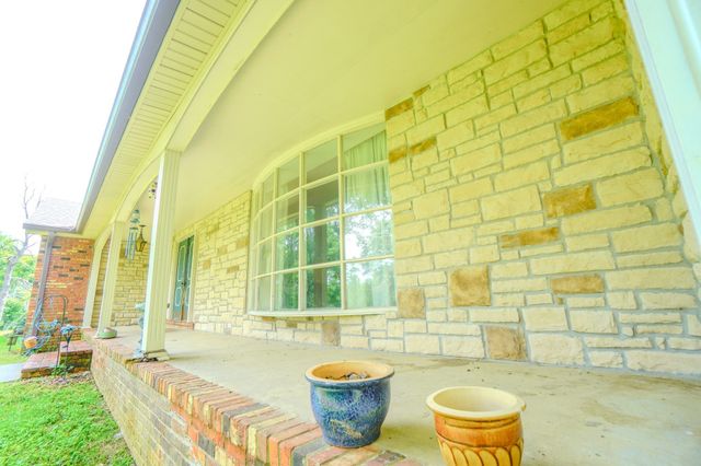 1094B Center Point Rd, Hendersonville, TN 37075