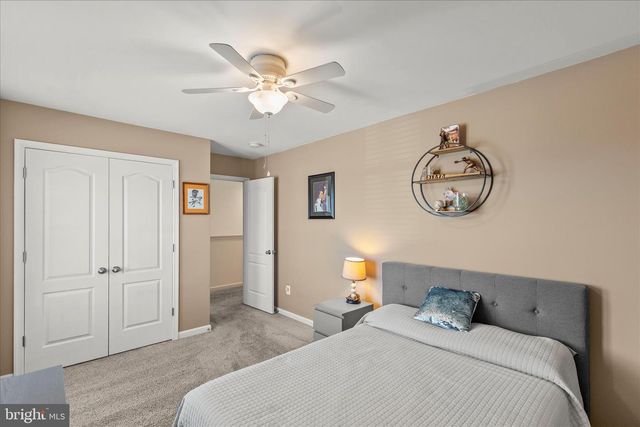 18 CHESTERFIELD RD, New Oxford, PA 17350
