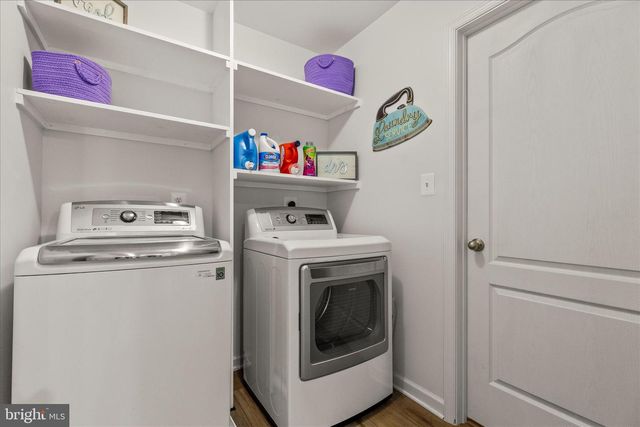 18 CHESTERFIELD RD, New Oxford, PA 17350