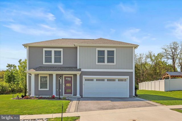 18 CHESTERFIELD RD, New Oxford, PA 17350