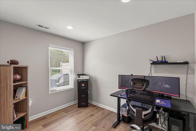 18 CHESTERFIELD RD, New Oxford, PA 17350
