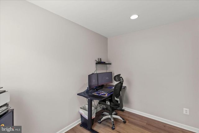 18 CHESTERFIELD RD, New Oxford, PA 17350