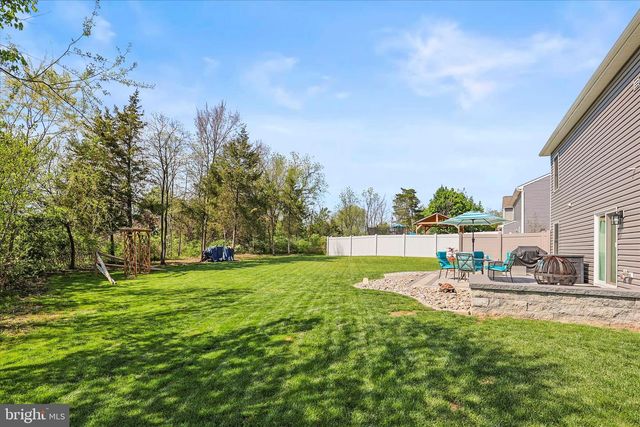 18 CHESTERFIELD RD, New Oxford, PA 17350