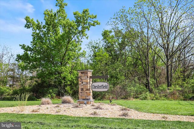 18 CHESTERFIELD RD, New Oxford, PA 17350