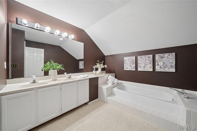 1010 Thoreau Court 310, St Louis, MO 63146