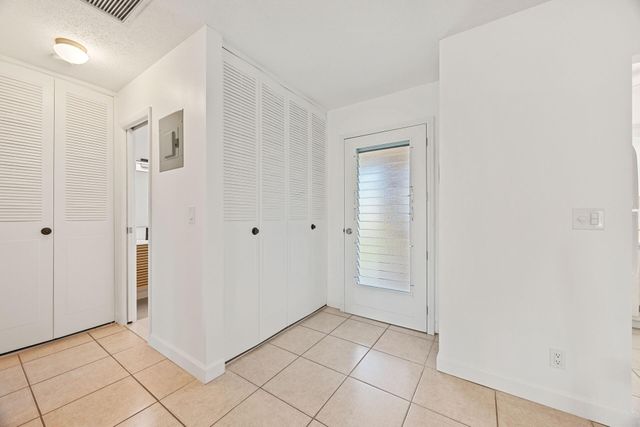 2691 Dudley Dr Drive E D, West Palm Beach, FL 33415