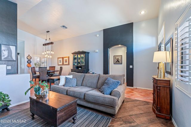 10800 E Limberbush Place, Tucson, AZ 85748