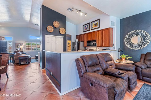 10800 E Limberbush Place, Tucson, AZ 85748