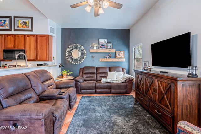 10800 E Limberbush Place, Tucson, AZ 85748