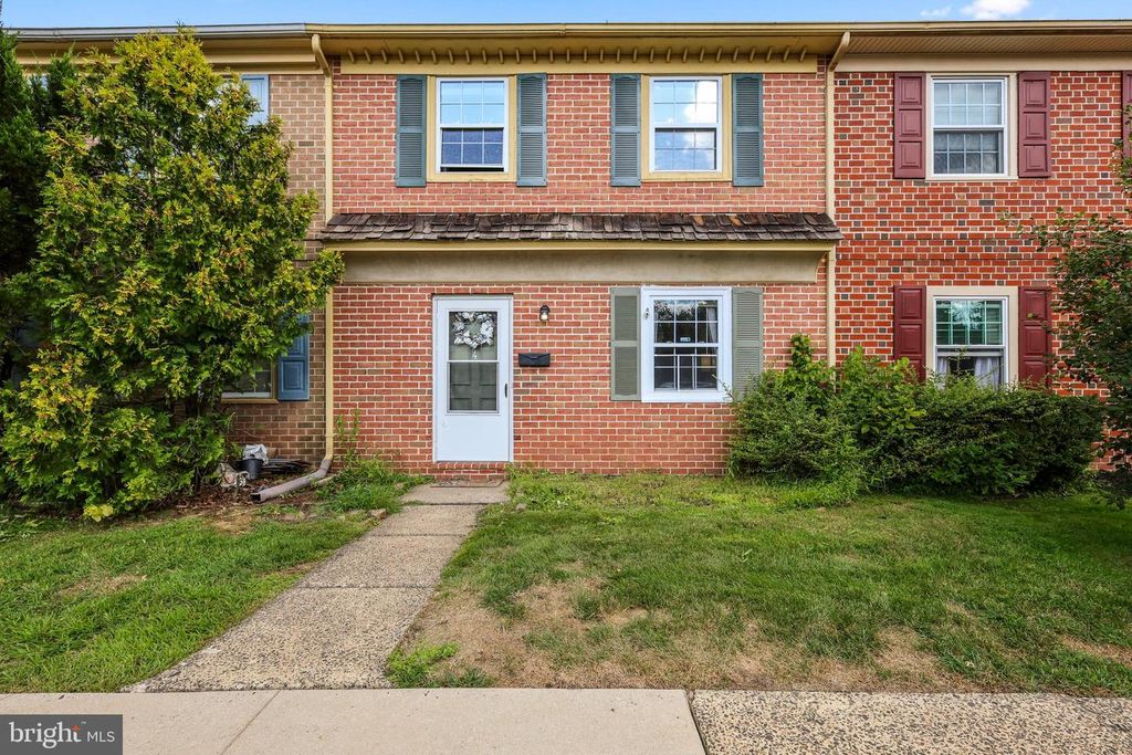 4 STONEGATE VLG, Quakertown, PA 18951