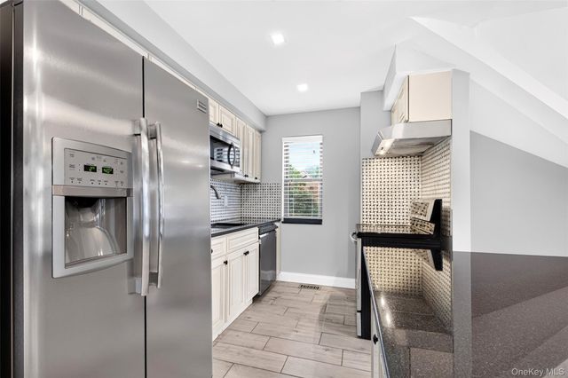 77 Waters Edge, Rye, NY 10580