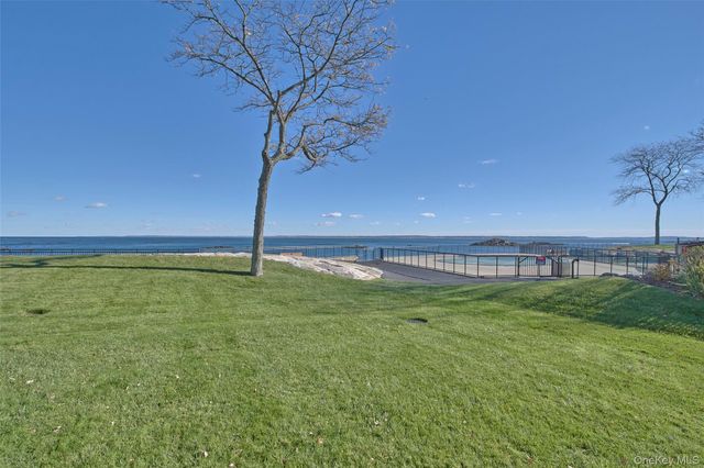 77 Waters Edge, Rye, NY 10580