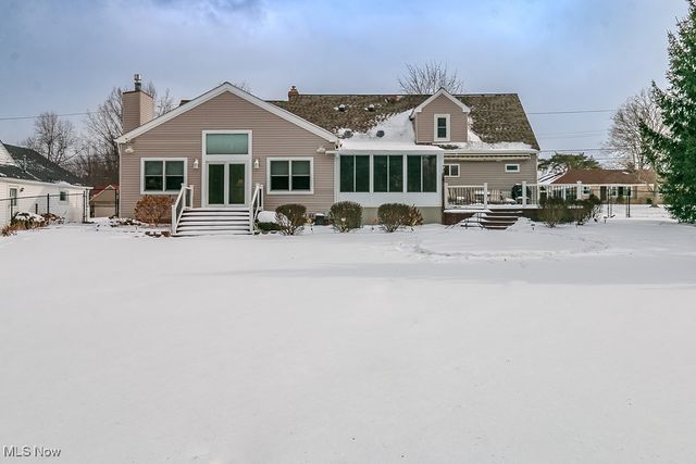 2250 Pine Ridge Drive, Wickliffe, OH 44092