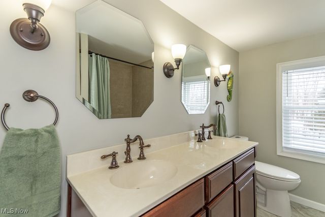 2250 Pine Ridge Drive, Wickliffe, OH 44092