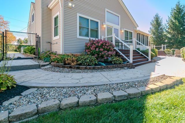 2250 Pine Ridge Drive, Wickliffe, OH 44092