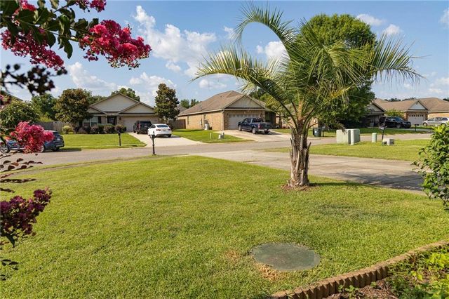 10051 Summer Woods Court, Mobile, AL 36695