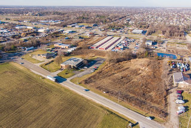 27W130 Saint Charles Road, Carol Stream, IL 60188