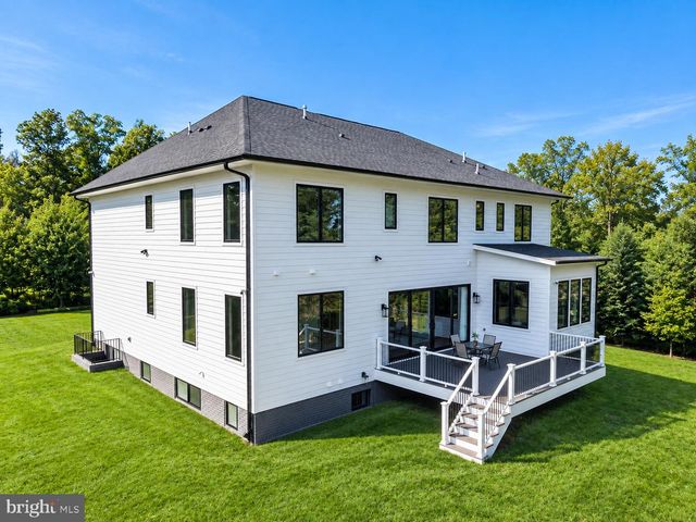 1435 MAYFLOWER DR, Mclean, VA 22101