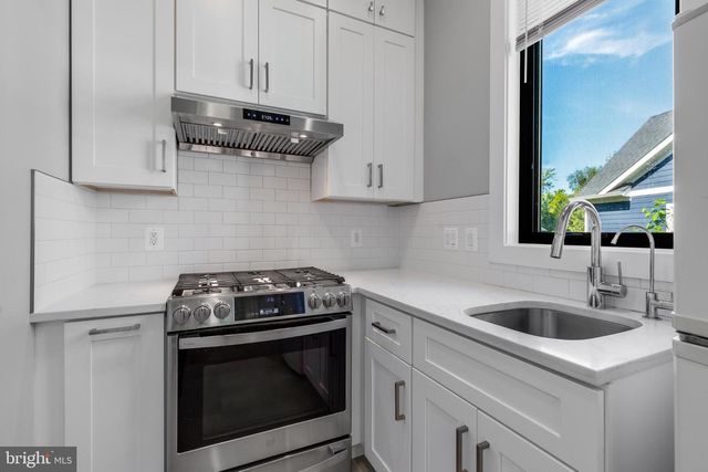 1435 MAYFLOWER DR, Mclean, VA 22101