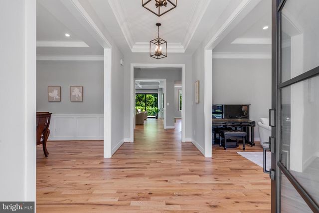 1435 MAYFLOWER DR, Mclean, VA 22101
