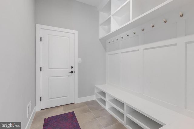 1435 MAYFLOWER DR, Mclean, VA 22101