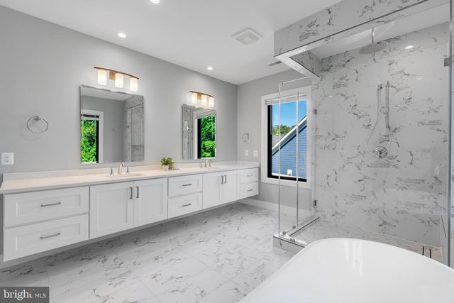 1435 MAYFLOWER DR, Mclean, VA 22101