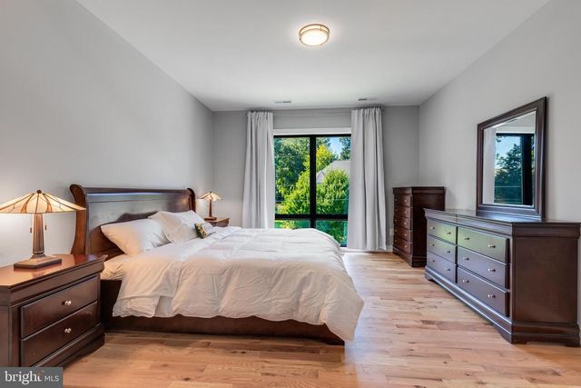 1435 MAYFLOWER DR, Mclean, VA 22101