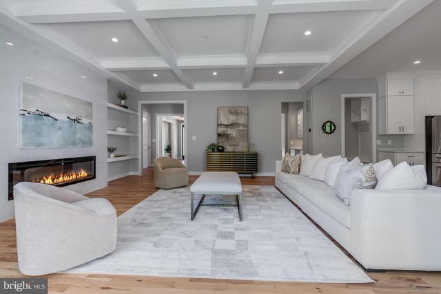 1435 MAYFLOWER DR, Mclean, VA 22101