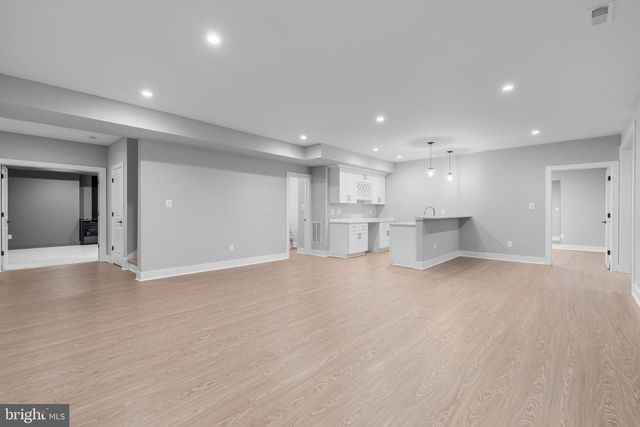 1435 MAYFLOWER DR, Mclean, VA 22101