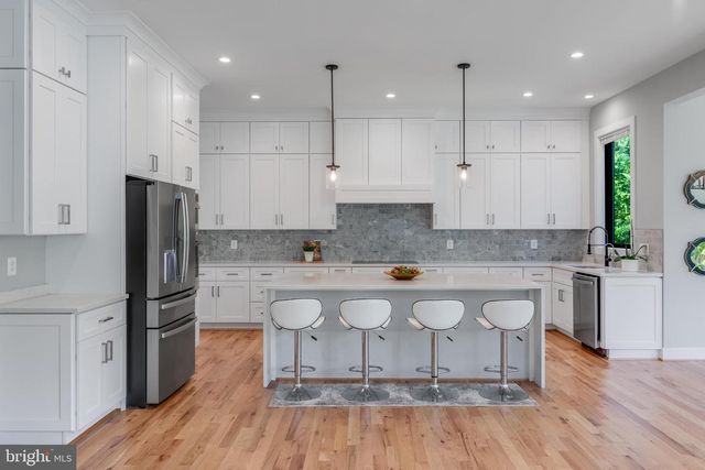1435 MAYFLOWER DR, Mclean, VA 22101