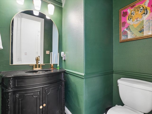 6708 Natures Way, Dallas, TX 75236