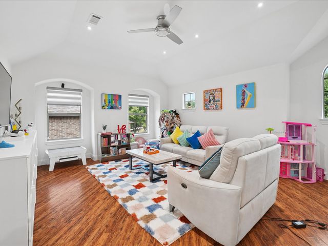 6708 Natures Way, Dallas, TX 75236