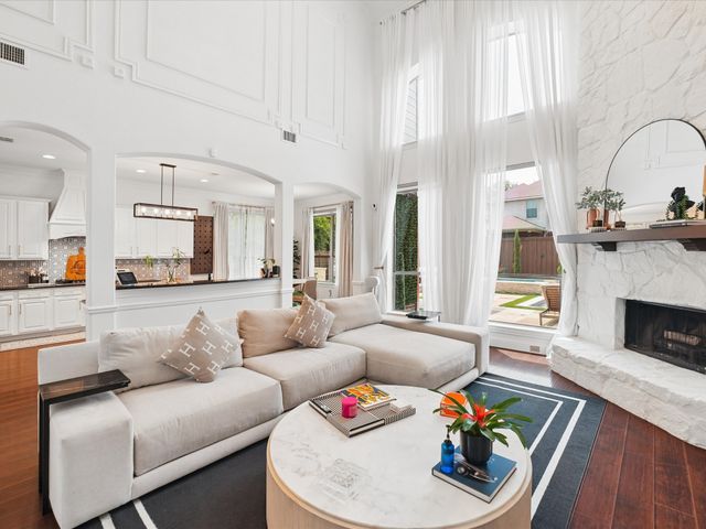 6708 Natures Way, Dallas, TX 75236