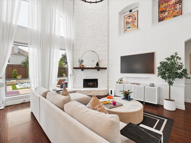 6708 Natures Way, Dallas, TX 75236