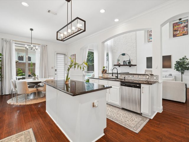 6708 Natures Way, Dallas, TX 75236