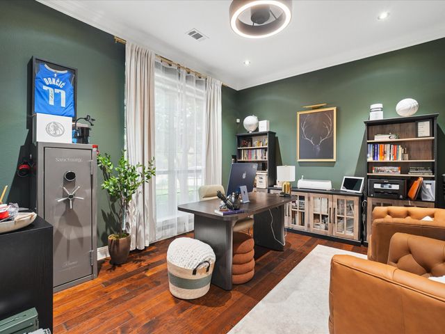 6708 Natures Way, Dallas, TX 75236
