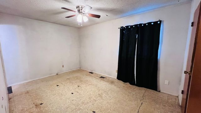 2405 Donna Drive, Grand Prairie, TX 75051