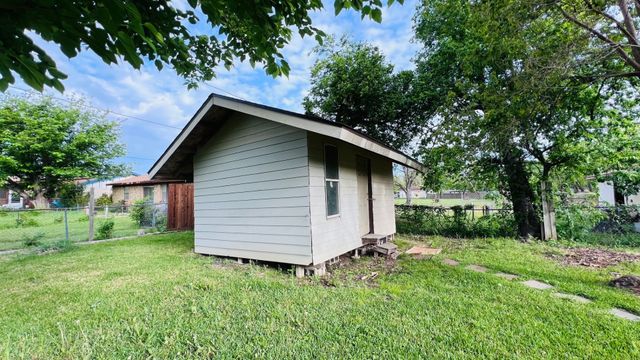 2405 Donna Drive, Grand Prairie, TX 75051