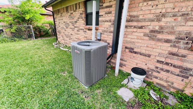 2405 Donna Drive, Grand Prairie, TX 75051