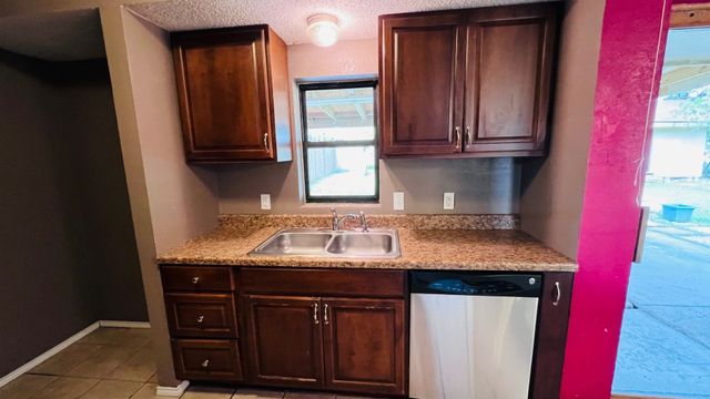 2405 Donna Drive, Grand Prairie, TX 75051