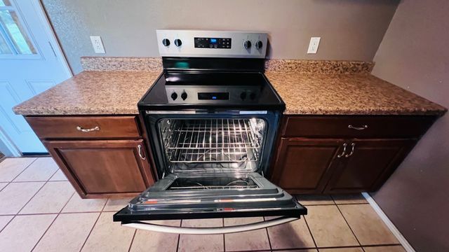 2405 Donna Drive, Grand Prairie, TX 75051