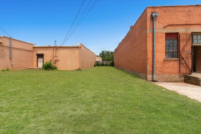 122 W Woodard Street, Denison, TX 75021