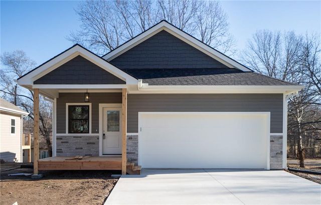 1232 Walnut Street, Eudora, KS 66025