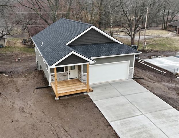 1232 Walnut Street, Eudora, KS 66025