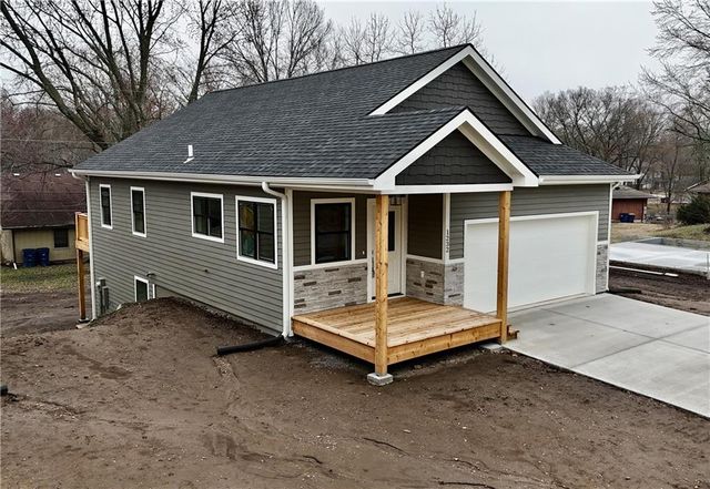 1232 Walnut Street, Eudora, KS 66025