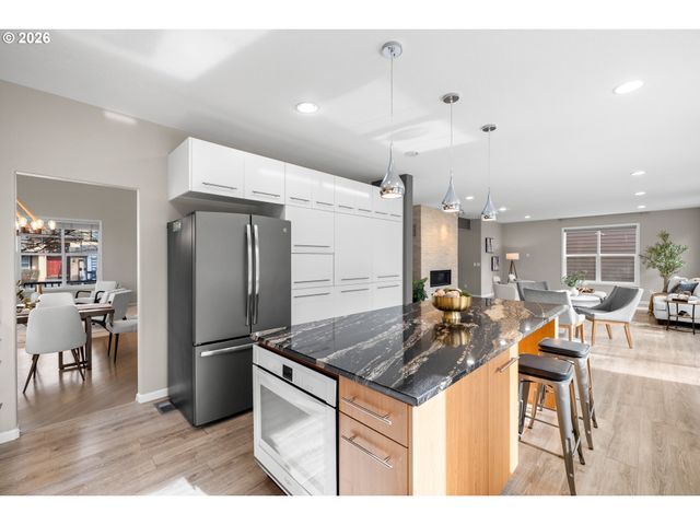 15542 Nw ANDALUSIAN Way, Portland, OR 97229