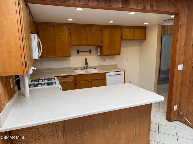 636 Malaga Court, Newbury Park, CA 91320